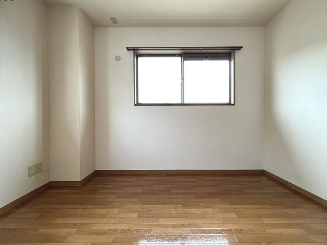 フォブール高須の洋室