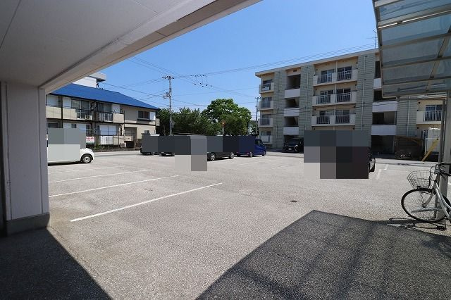 グランリーオの駐車場|駐車場完備です