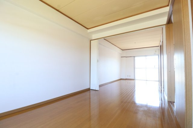 松井マンションの居間・リビング