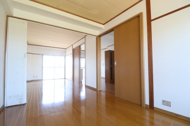 松井マンションの居間・リビング