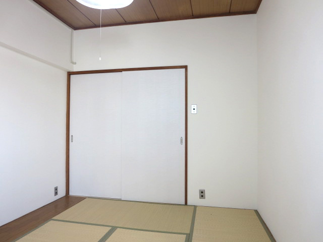 【寝室】