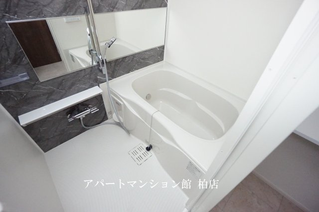 コントレイルの浴室