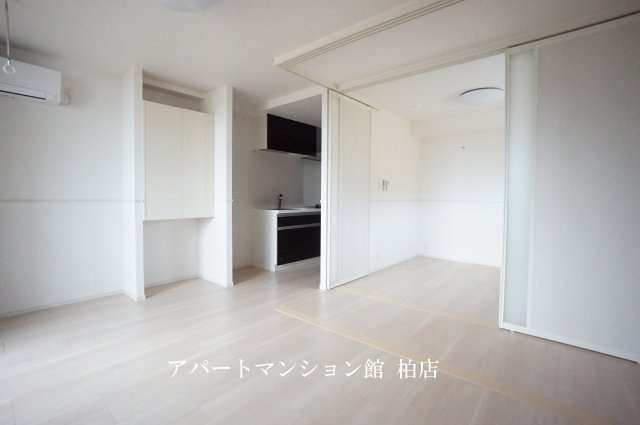 コントレイルの居間・リビング