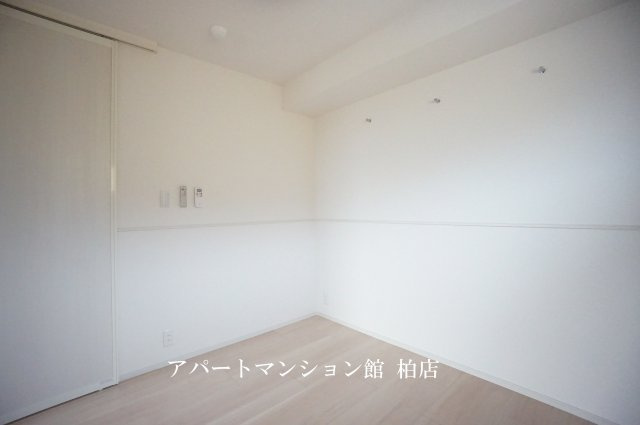 コントレイルの洋室