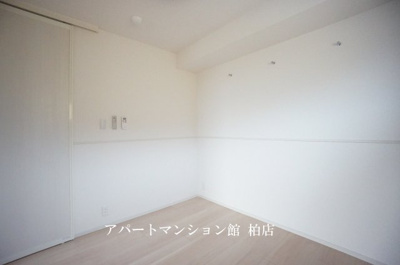 【洋室】 | コントレイル