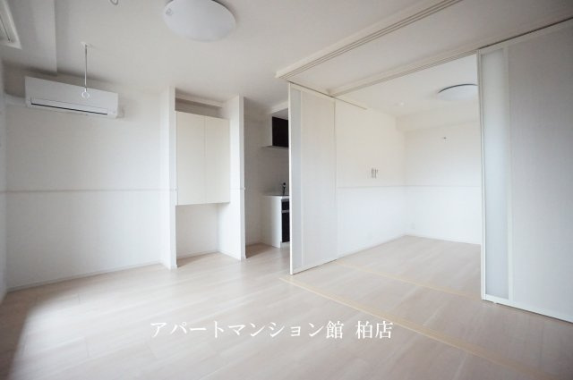 コントレイルの居間・リビング