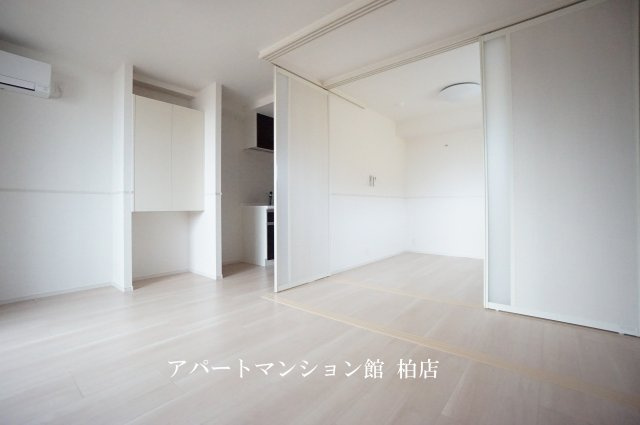 コントレイルの居間・リビング