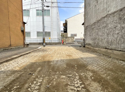 【外観】 | 山科区東野中井ノ上町　新築戸建 | 【お家情報】2階LDKですので外からの視線も気にせずご家族でゆっくりくつろげます。人気のリビング階段で、ご家族の帰宅がすぐ把握できます。