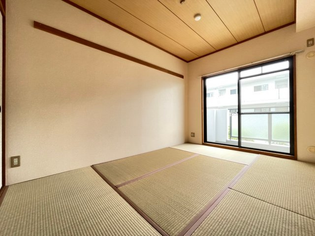 ガーデンハイツ桃山台2番館の和室