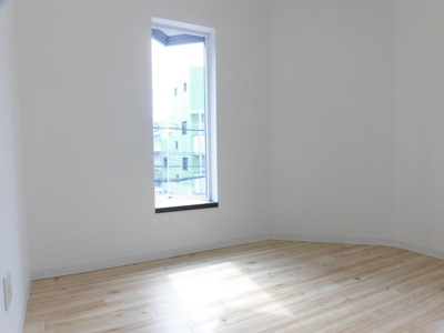 【居間・リビング】 | メゾンオパル | 白基調の綺麗なお部屋です