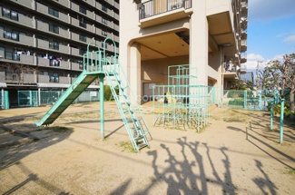 【その他共用部分】 | マンション敷地内に公園あります♪