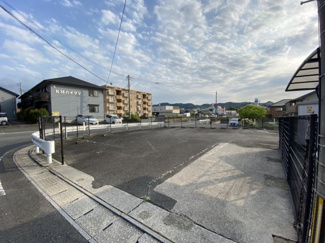 【前面道路含む現地写真】