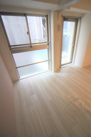 セレニテ天満橋アリアの寝室