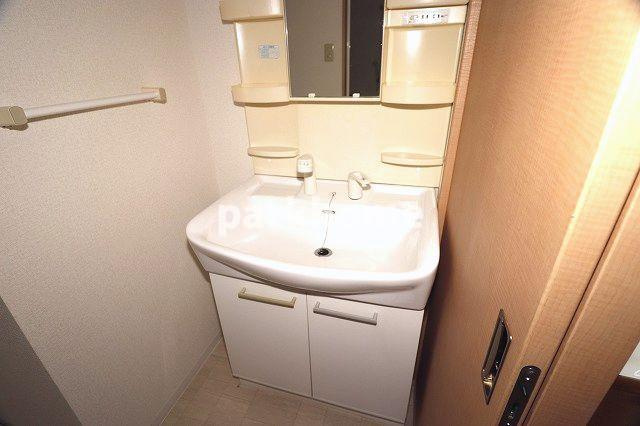 ヴィターレ百石の独立洗面台|独立洗面化粧台が付いています