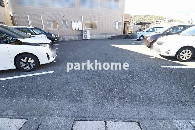 ヴィターレ百石の駐車場|駐車場完備です