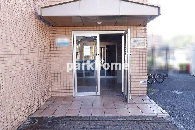 ヴィターレ百石のエントランス|ゆとりのあるエントランスです