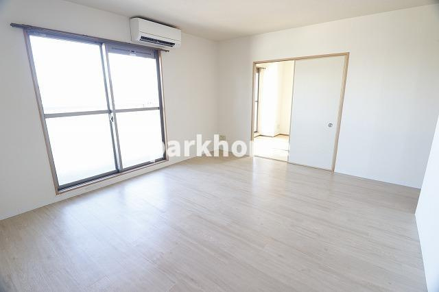 ヴィターレ百石の居間・リビング|ゆったりとした居間です