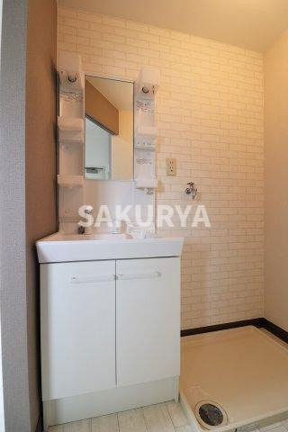 パールハイツ　A棟の洗面所|現況と異なる場合があります。