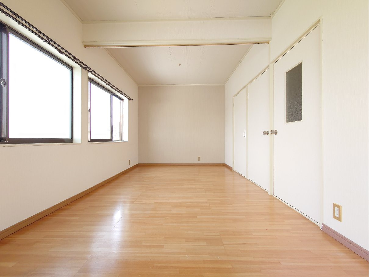 市町ガーデンハウスの洋室