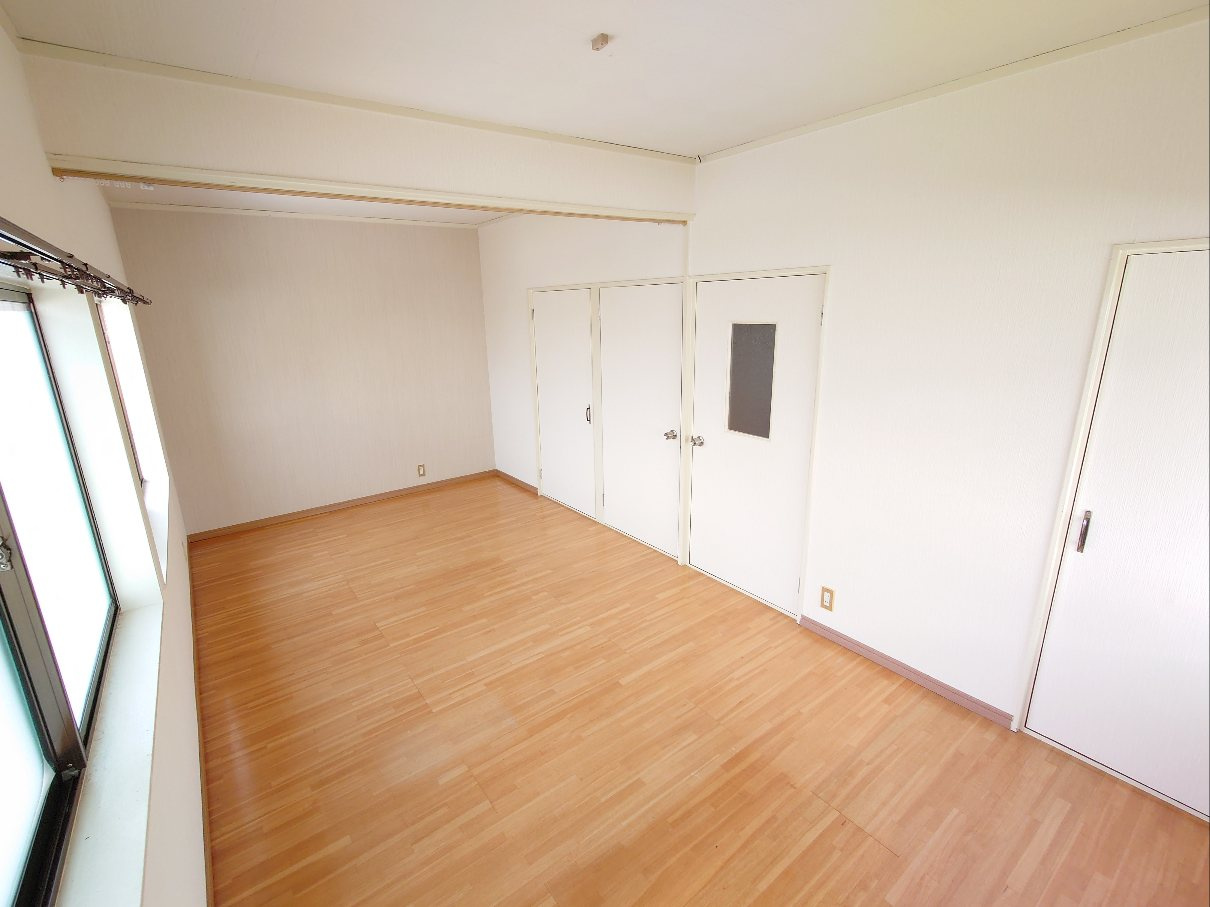 市町ガーデンハウスの洋室