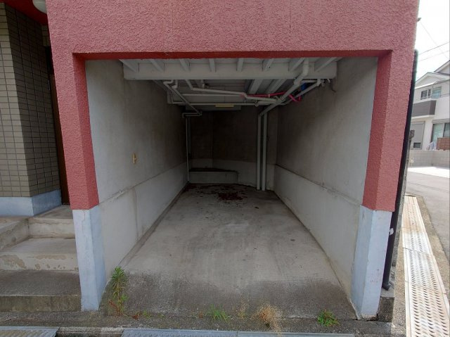 市町ガーデンハウスの駐車場