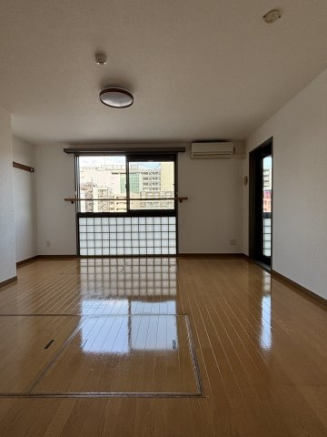 【居間・リビング】