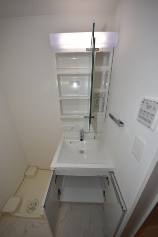 レオンコンフォート難波ブランの独立洗面台