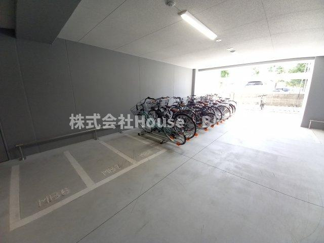 エステムコート神戸湊町の駐車場