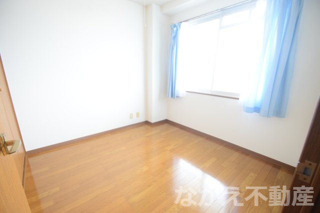 【寝室】 | 落ち着いて過ごせるお部屋なので、寝室にいかがでしょうか