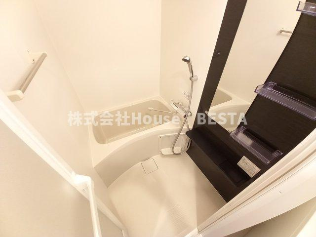 エステムコート神戸湊町の浴室