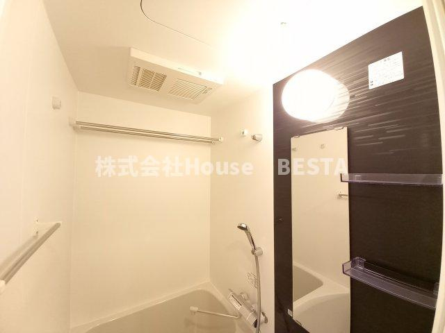 エステムコート神戸湊町の浴室