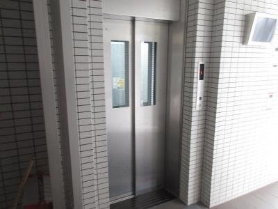 アテナリー右京の設備|エレベーター