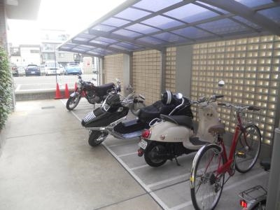 アテナリー右京のその他共用部分|駐輪場
