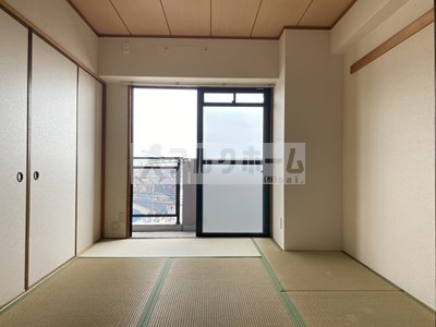 プロスベール高安の和室