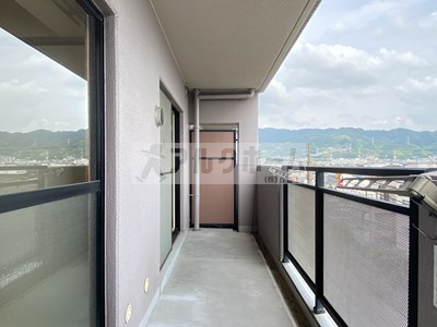 プロスベール高安のバルコニー