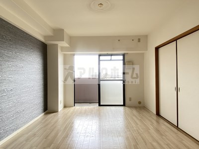 プロスベール高安の居間・リビング