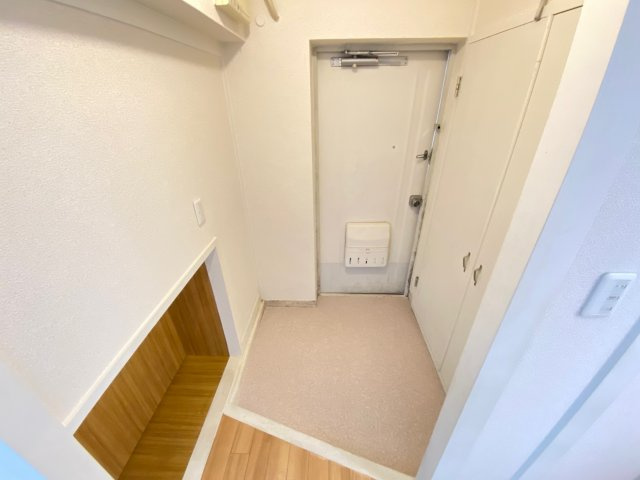 ヴィラナリー狭山8号棟の玄関|同物件別部屋イメージ写真