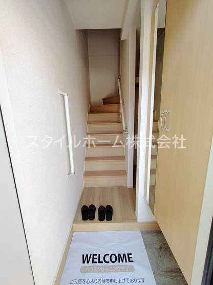 【玄関】 | リシュドールＢ | 別部屋写真です。