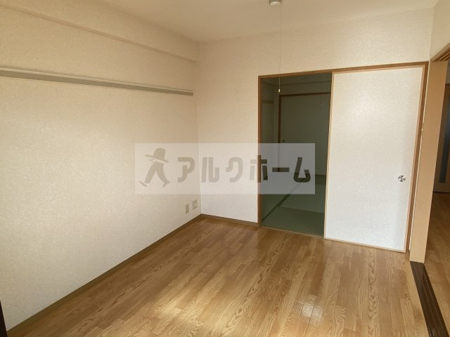 タウンコート咲佳映の洋室