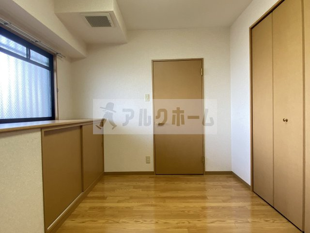 タウンコート咲佳映の洋室