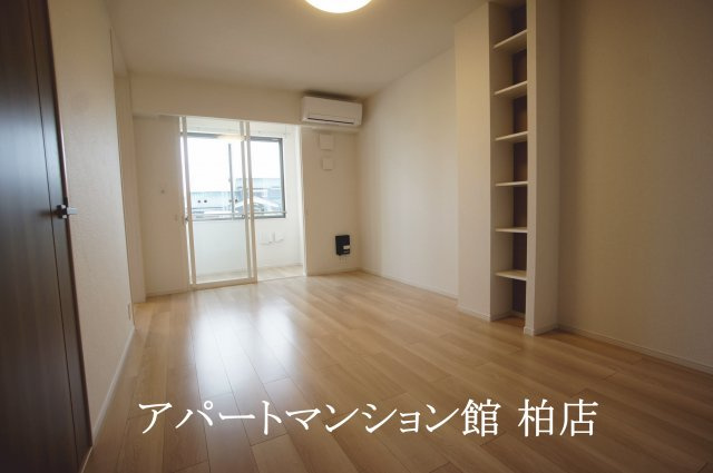 グレイシャスの居間・リビング