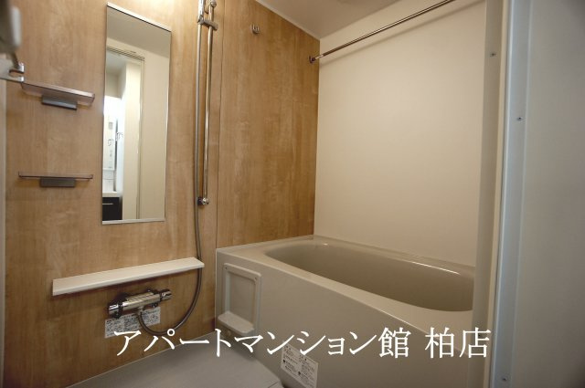 グレイシャスの浴室