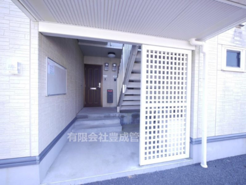 グランシャリオ Cのエントランス