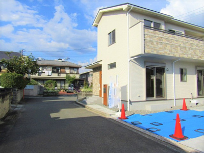 【前面道路含む現地写真】 | ブルーミングガーデン　甲斐市竜王2期 | 前面道路含む現地写真です