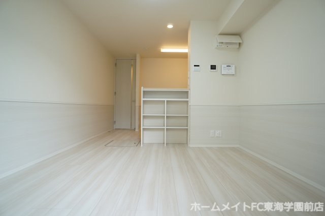 熊本市中央区国府１丁目のアパートの居間・リビング