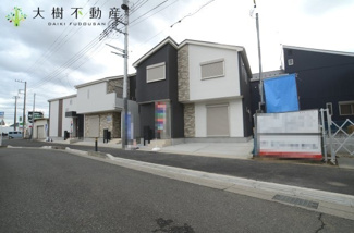 【前面道路含む現地写真】