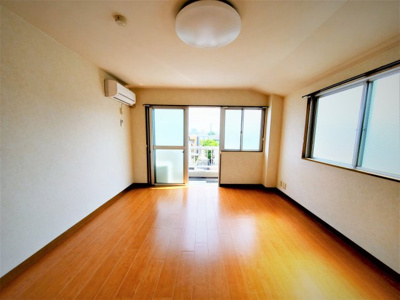 【居間・リビング】 | ペアスタ常三島 | 使いやすいリビングです