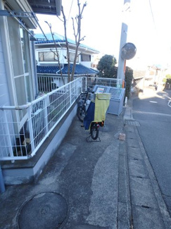 【エントランス】 | 駐輪スペース