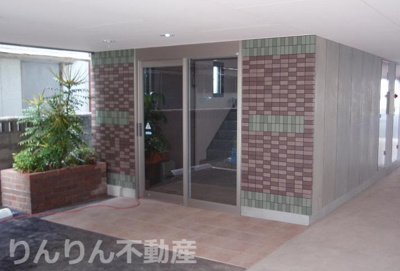 【エントランス】 | ワースヴィラ | ゆとりのあるエントランスです