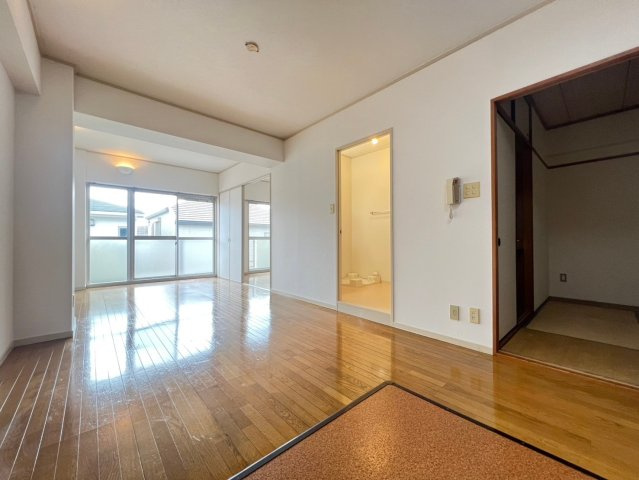 ヴィユー歌敷山の居間・リビング